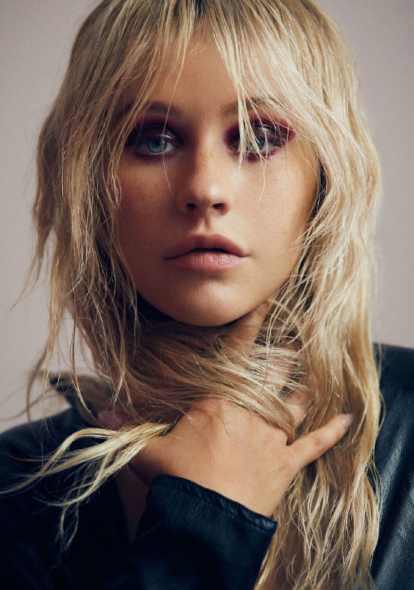 Fans won't recognize Christina Aguilera in a photo shoot without makeup