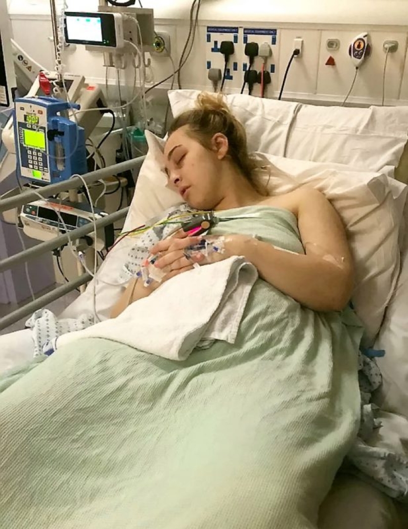 Fell asleep as a girl — woke up as a mom: an 18-year-old student gave birth to a healthy baby while in a coma