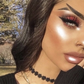 Fish tail instead of eyebrows: a new and too sophisticated trend on Instagram