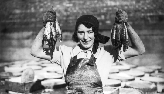 Fisherwomen in old photos