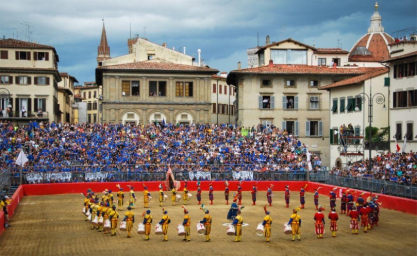 Florentine football: little for the war, but cruel for the game
