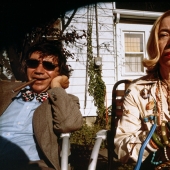 Fotógrafo filmó la vida y muerte de una madre que nunca lo besó