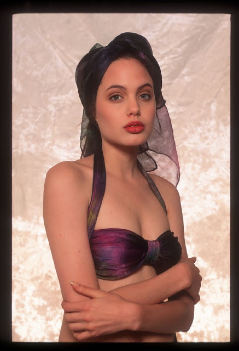 Fotos raras de una sesión de fotos de Angelina Jolie de 16 años en ropa interior
