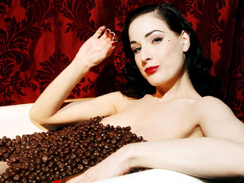 From lingerie Saleswoman to Burlesque Queen: The Story of Dita von Teese