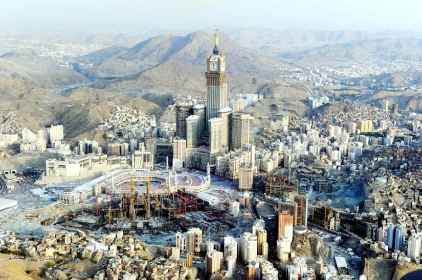 Gigantomania in Saudi style: shrines are being destroyed in Mecca to build monster hotels