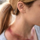 "Giraffe Woman": an American woman stretched her neck for 5 years to become like a giraffe