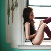 Girls who have sheltered stray cats