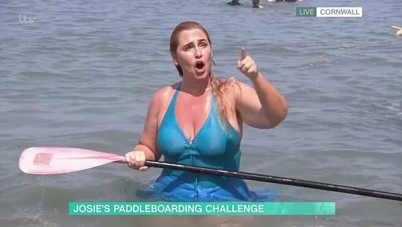 Girls with a paddle: celebrities who are fond of SUP-surfing