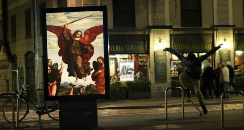 "God, who stole my advertisement?": Frenchman replaced street posters with classic paintings
