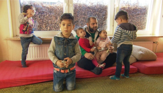 "Gracias, Angela Merkel": un truco de vida de un refugiado sirio, cómo vivir en familia gratis en Alemania