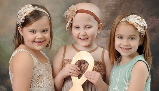 Habiendo derrotado al cáncer, las chicas repitieron la sesión de fotos tomada al comienzo del viaje