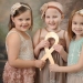 Habiendo derrotado al cáncer, las chicas repitieron la sesión de fotos tomada al comienzo del viaje