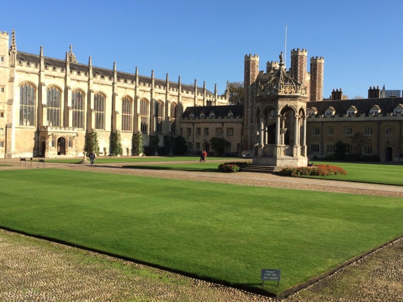 Hacer los deberes en la fuente del siglo XIV: un día en la vida de un estudiante de Cambridge