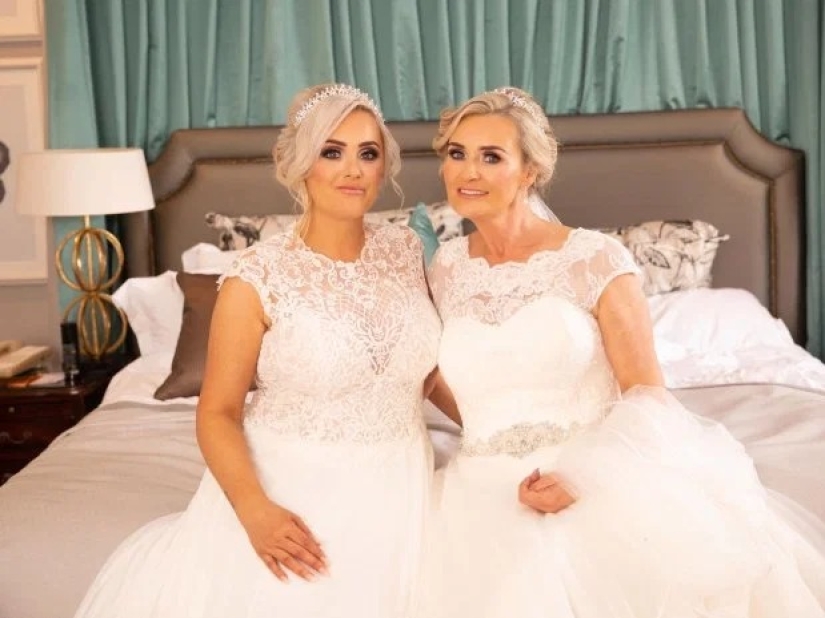 Happiness squared: mother and daughter played weddings on the same day