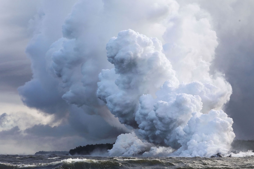 Hawai arde con llamas azules: la erupción del volcán Kilauea está ganando impulso