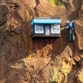 "Hello, do you have oxygen?" In the USA, a shop for climbers has opened on a sheer cliff