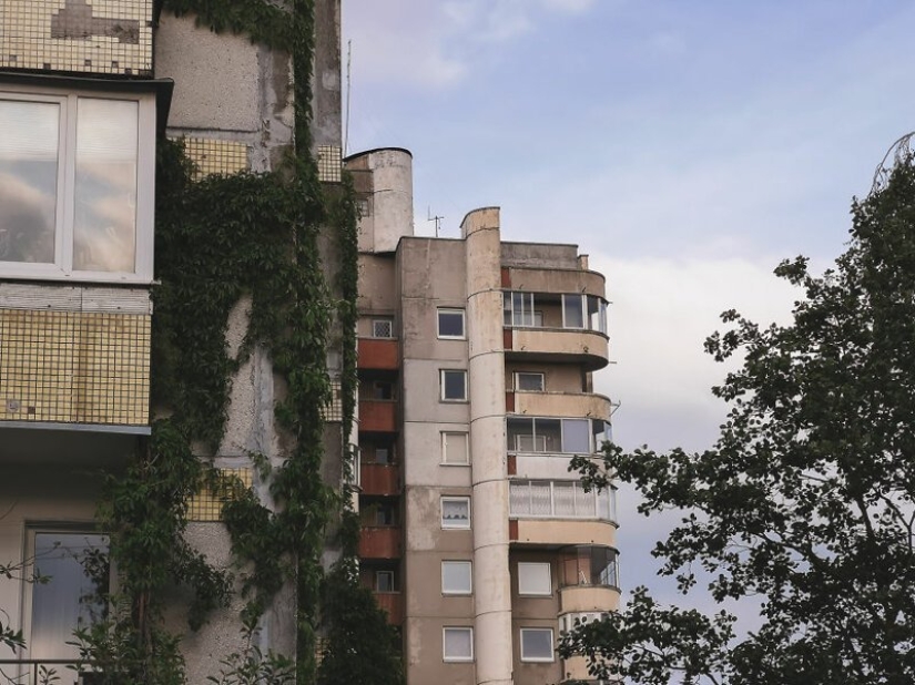 Here's what the Lithuanian neighborhood looks like, where the British filmed Chernobyl
