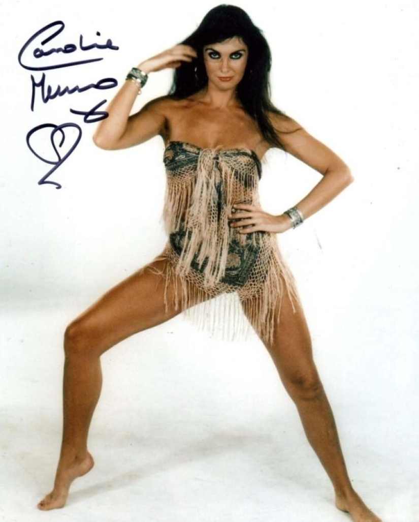 Hot brown-haired woman from the foggy Albion: seductive Caroline Munro