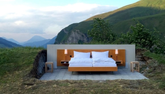 Hotel without walls and ceiling with the best view of the Swiss Alps