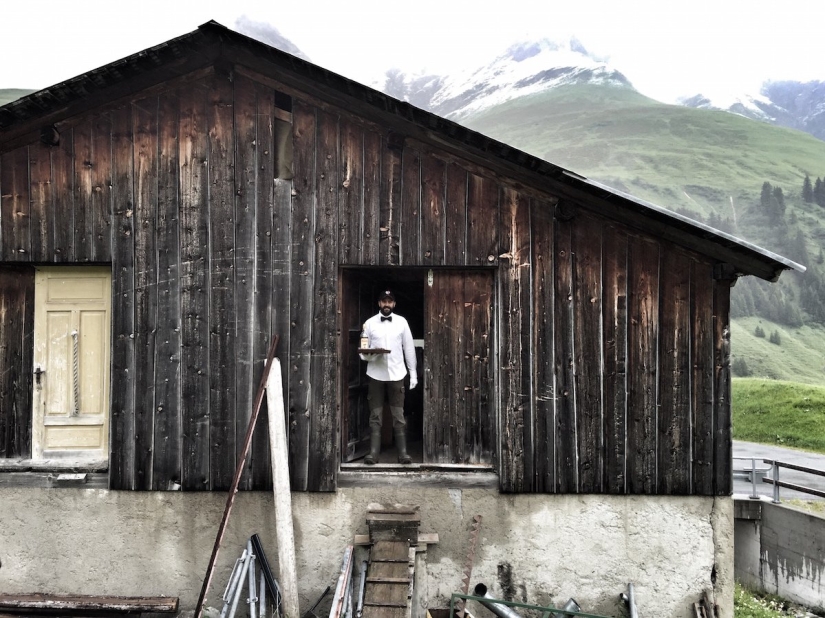 Hotel without walls and ceiling with the best view of the Swiss Alps