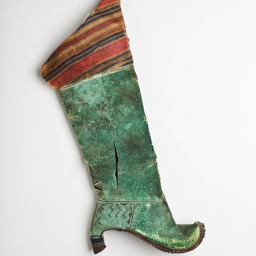 How did high-heeled shoes appear and what does it have to do with horsemen from Ancient Persia