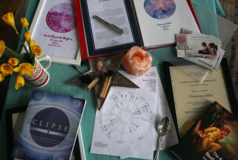 How does a certified astrologer from Britain live and work (yes, there are such)