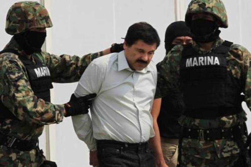 How does the wife of the richest and most influential drug lord in the world, Joaquin "El Chapo" Guzman, live