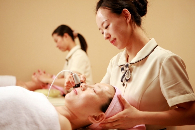 How Koreans take care of their health. It's effective, but a little weird