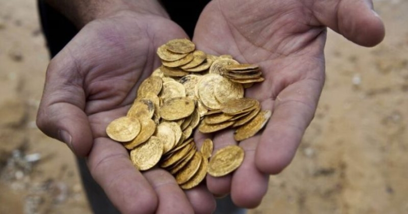 How our ancestors kept money and jewelry without banks and safes