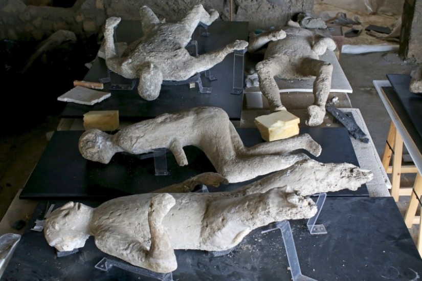 How the inhabitants of Pompeii died