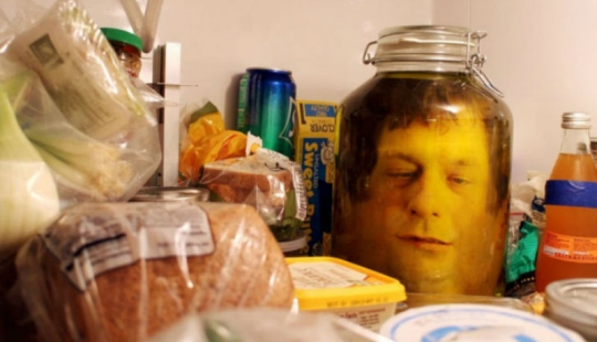 How to make a friend remember April 1 forever