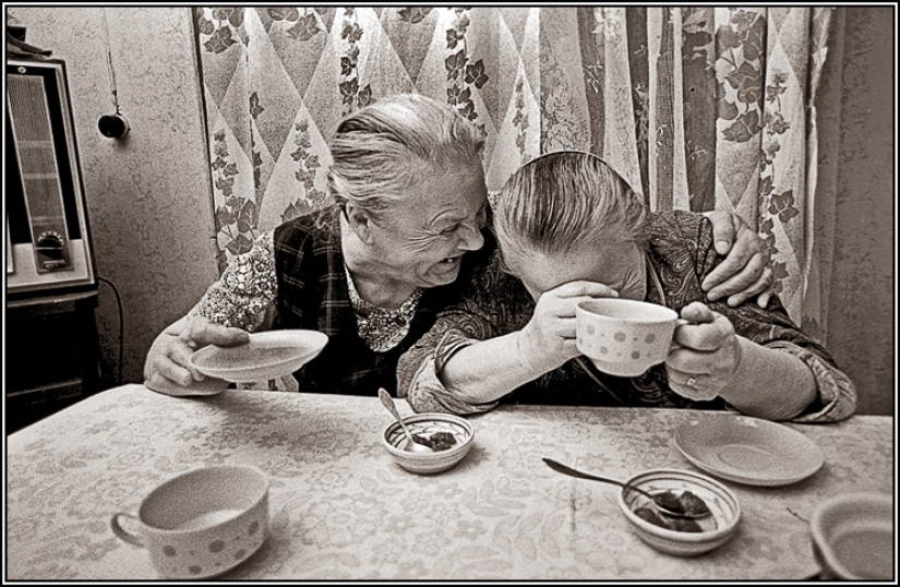 How to stir up grandmothers: selected works of the star of Soviet photography Vladimir Rolov