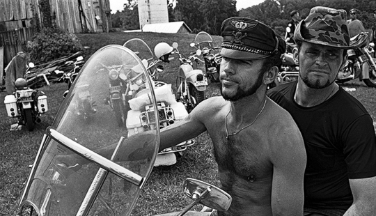 Humpback weekend: retro photos of bikers of non-traditional sexual orientation