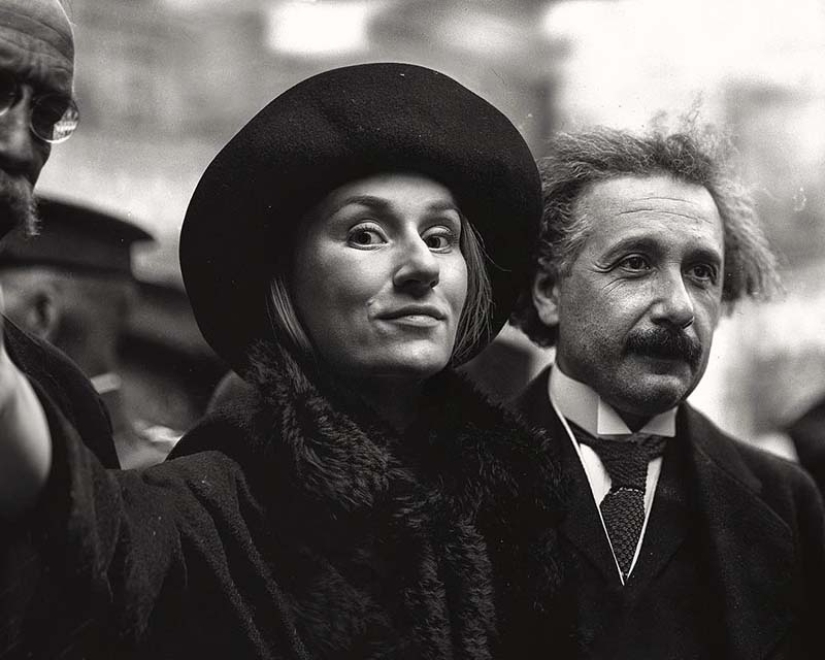 Hungarian photographer flora Borsi and her selfie with the stars of the past