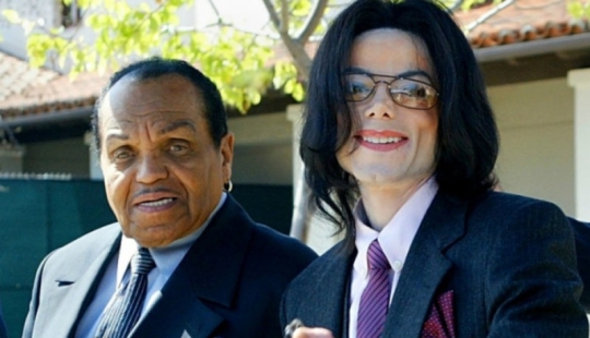 "I hope he atones for his sins in hell": doctor accused Michael Jackson's father of castration of his son
