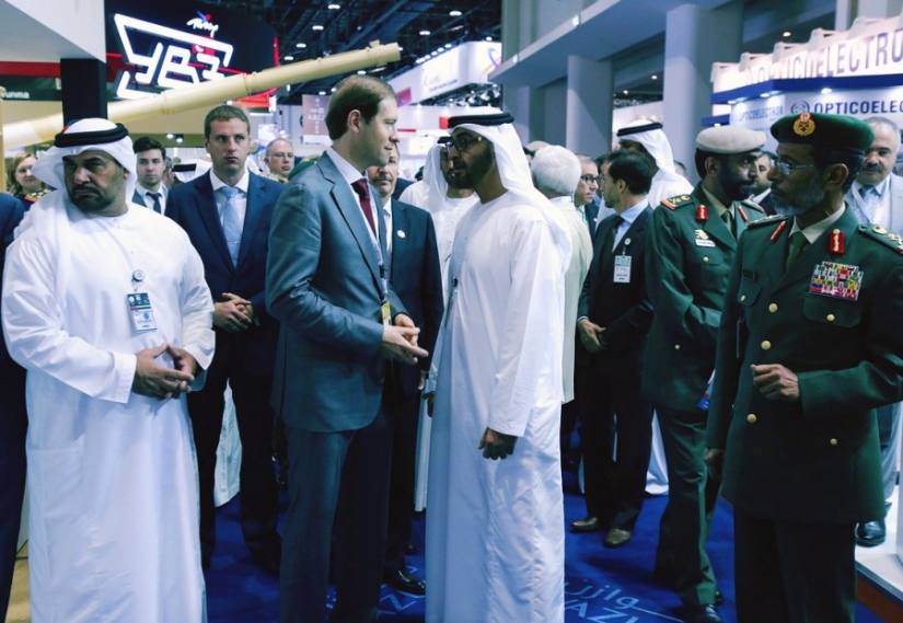 IDEX-2015: Exposición de armas en los Emiratos Árabes Unidos