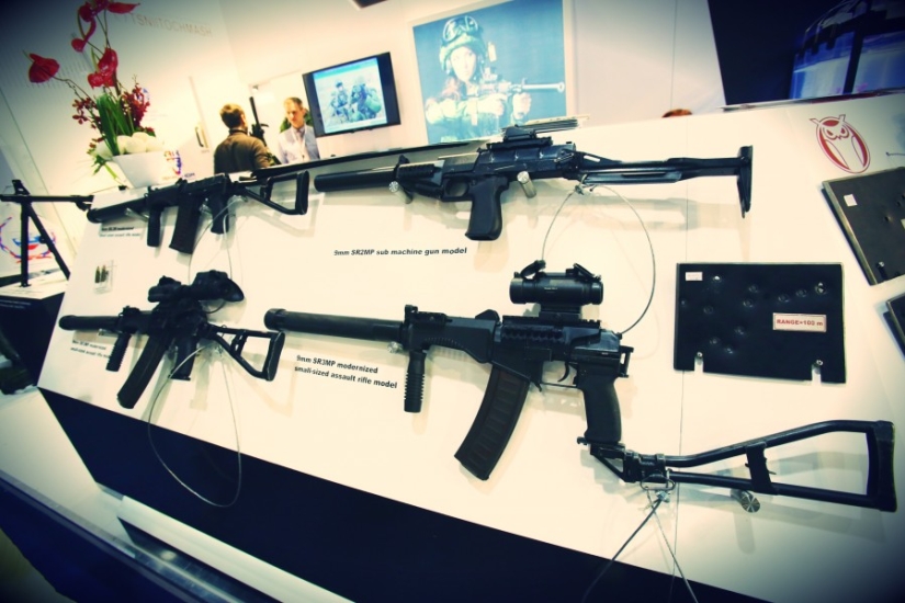 IDEX-2015: Exposición de armas en los Emiratos Árabes Unidos