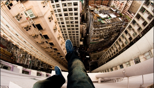 If Spiderman were a photographer: photos from the roofs of skyscrapers