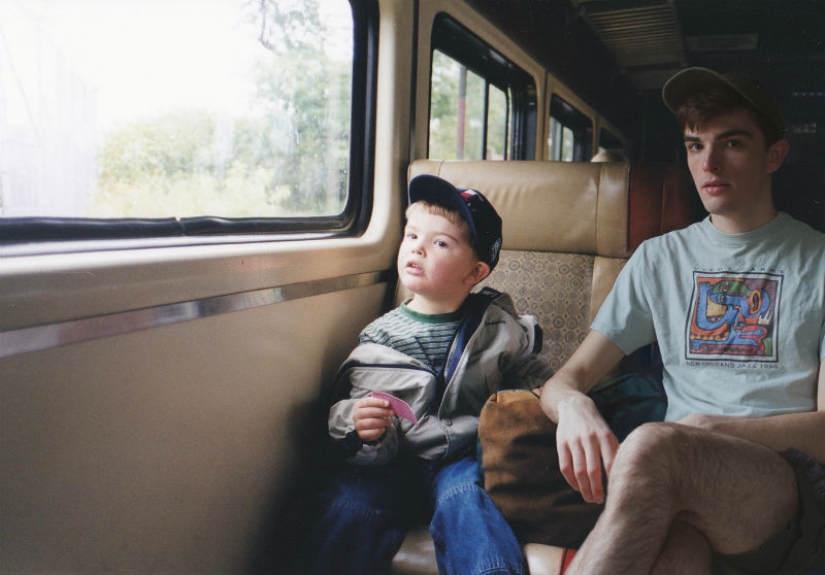 "I'm hanging out with myself": Canadian photoshopped himself to children's photos