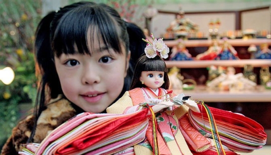 In Japan celebrate girls Hina Matsuri