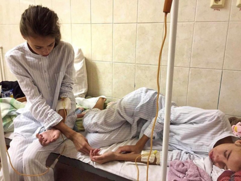 In the captivity of Kashchey: deadly thinness almost killed twin sisters from Russia