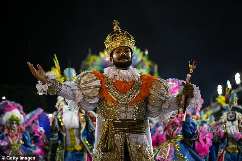 In the incendiary rhythm of samba: the brightest spectacle of the year is the colorful carnival in Rio de Janeiro