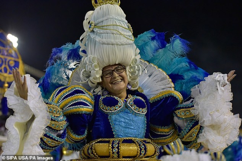 In the incendiary rhythm of samba: the brightest spectacle of the year is the colorful carnival in Rio de Janeiro