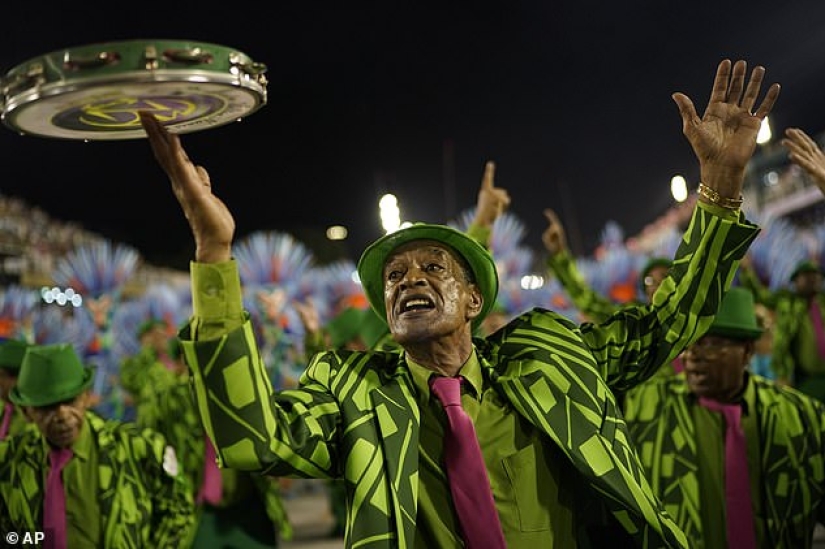 In the incendiary rhythm of samba: the brightest spectacle of the year is the colorful carnival in Rio de Janeiro