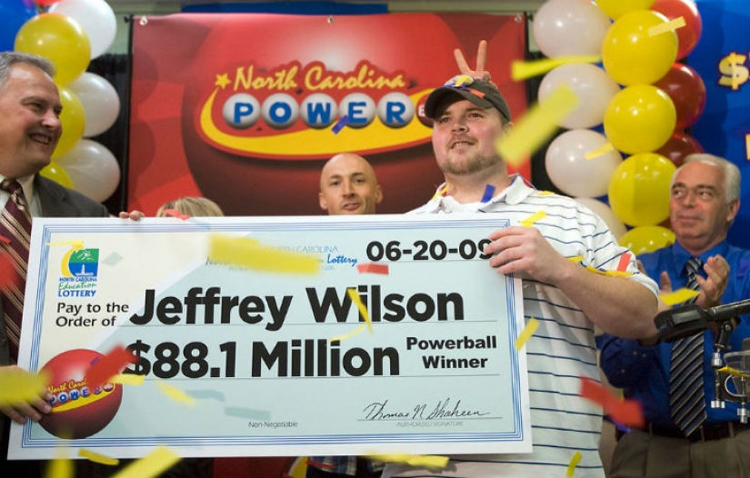 In the USA, the largest jackpot in the world was drawn in the lottery — $ 1.5 billion