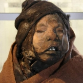 Inca mummies of sacrificed children and women