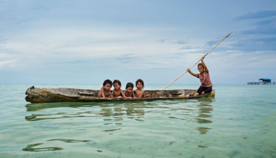 Increíble vida de gitanos marinos de la isla de Borneo