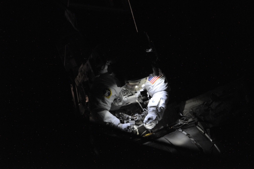 Incredible photos from space of astronaut Douglas Wheelock