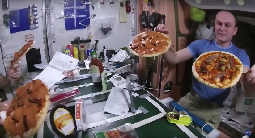 "Inesperadamente delicioso": los astronautas de la ISS cocinaron pizza en el espacio