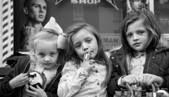 Infancia sobre ruedas: jóvenes gitanos irlandeses en impresionantes fotos por Jamie Johnson